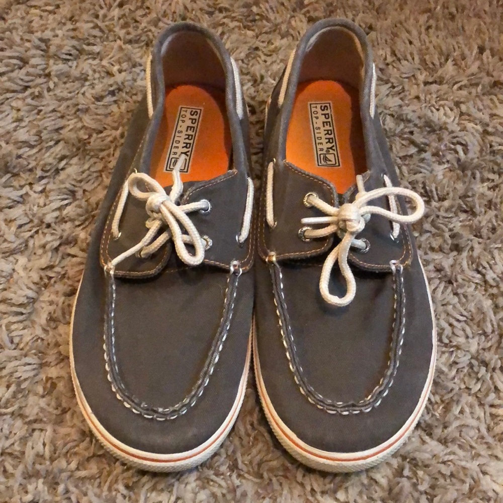 Gray Sperry cruise boat shoes